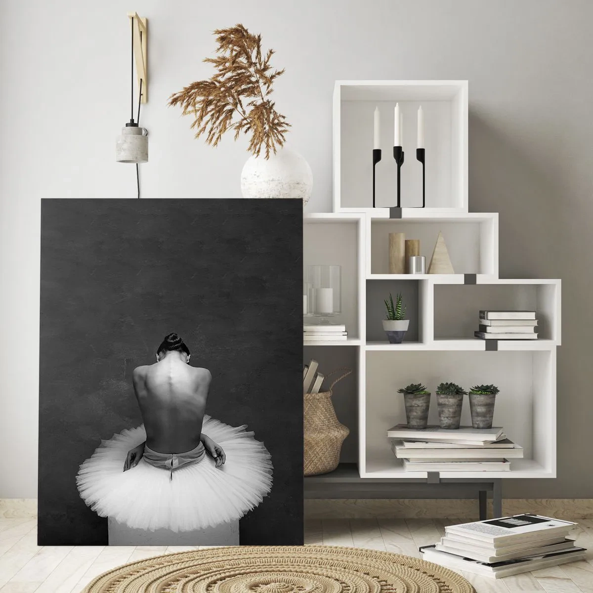 Impression sur verre - Image sur verre - Une ballerine assise dans une jupe en tulle contre une ombre - 50x70cm - C'est justement en train de fleurir - Décoration murale moderne pour le salon et la chambre ARTTOR