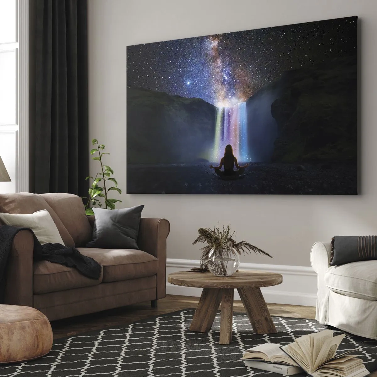 Impression sur toile - Image sur toile - Méditation devant une cascade parmi les étoiles - 120x80cm - Harmonie absolue - Décoration murale moderne pour le salon et la chambre ARTTOR