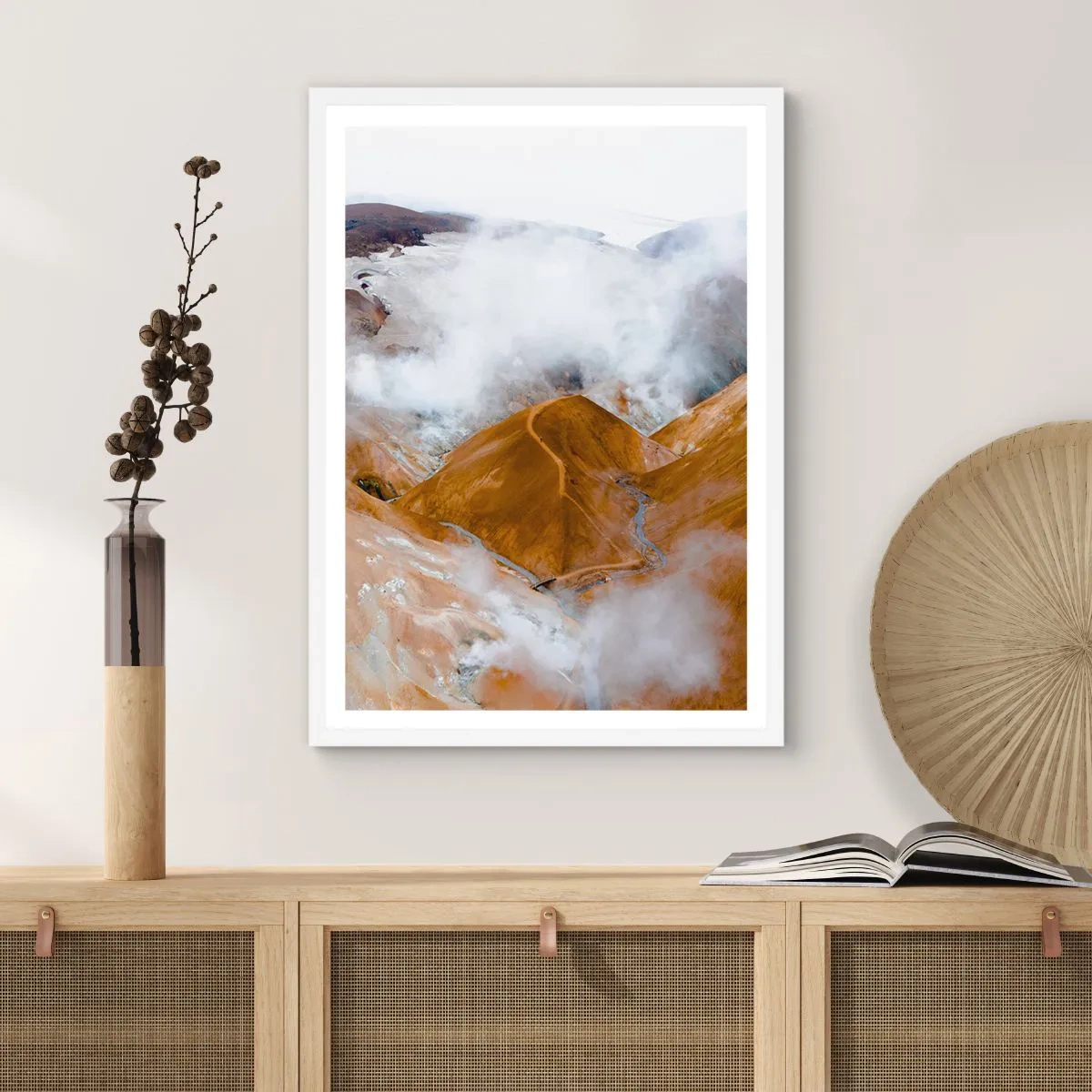 Affiche dans un cadre blanc - Poster - Le charme brut de l'Islande - 50x70 cm