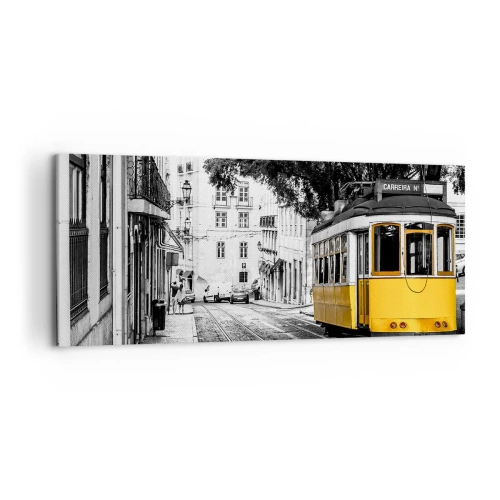 Impression sur toile - Image sur toile - Un tramway jaune sur fond de rue en noir et blanc - 120x50cm - Et du fado en arrière-plan - Décoration murale moderne pour le salon et la chambre ARTTOR