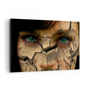Impression sur toile - Image sur toile - Le visage d'une femme aux yeux verts recouvert d'une structure de terre craquelée - 120x80cm - Plaisir et effroi en même temps - Décoration murale moderne pour le salon et la chambre ARTTOR