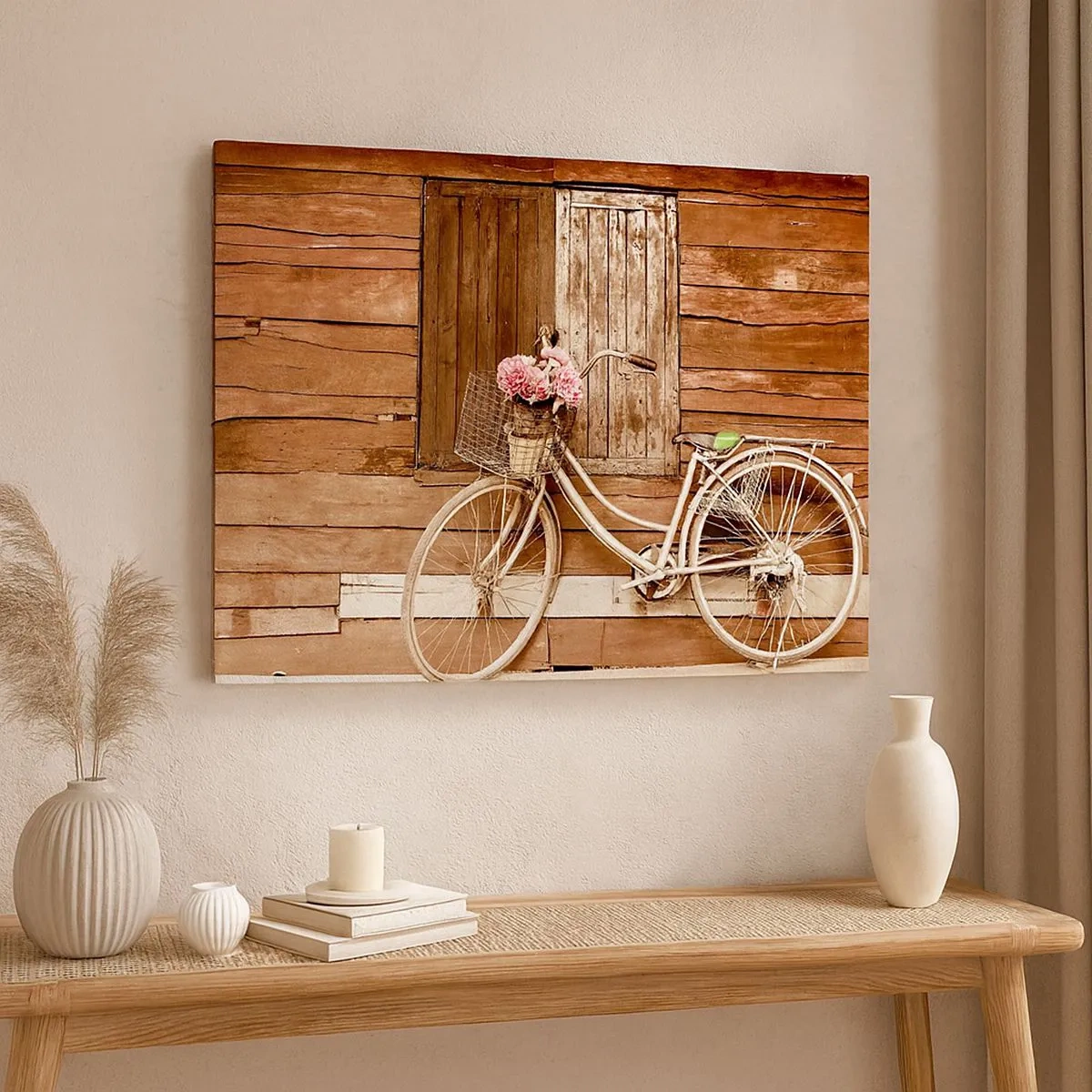 Impression sur toile - Image sur toile - Un vélo avec un panier rempli de roses contre un mur en bois - 70x50cm - Je reviens tout de suite - Décoration murale moderne pour le salon et la chambre ARTTOR
