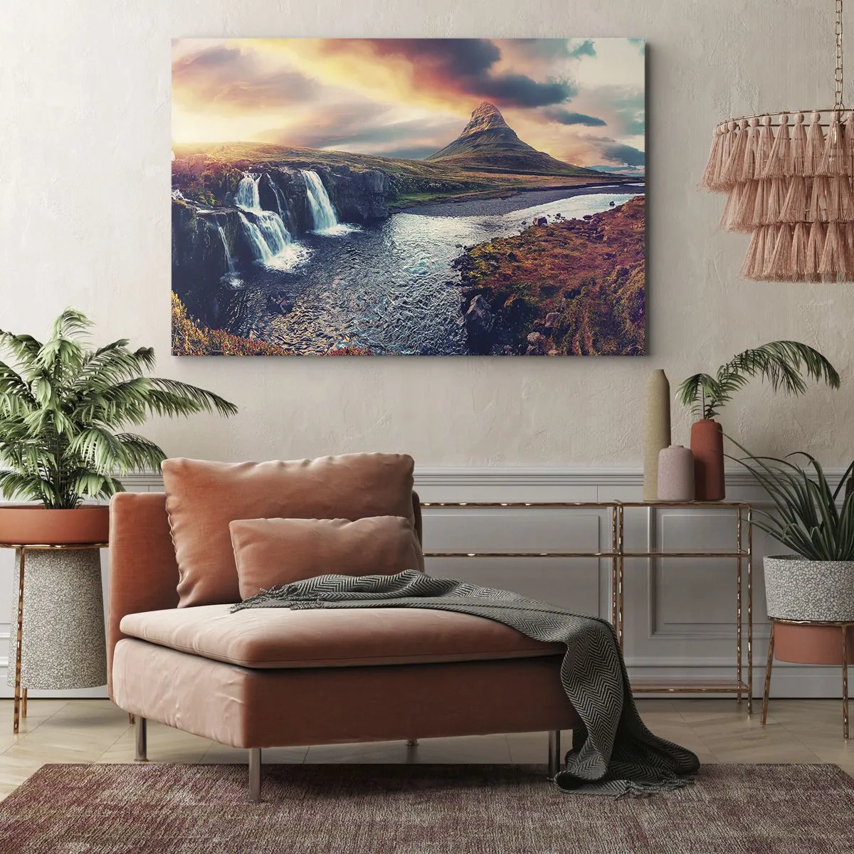 Impression sur toile - Image sur toile - Vue de la cascade et de la montagne à la lumière du soleil couchant - 70x50cm - Dans la majesté de la nature - Décoration murale moderne pour le salon et la chambre ARTTOR