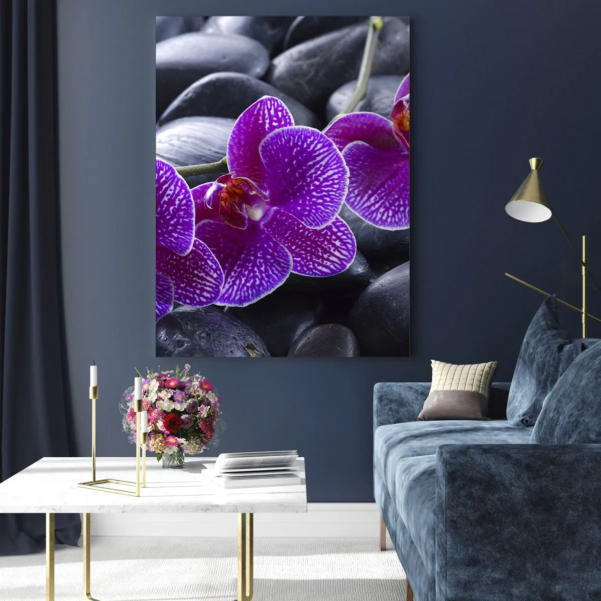 Impression sur verre - Image sur verre - Orchidées violettes sur fond de pierres noires - 70x100cm - Les pierres brillaient de joie - Décoration murale moderne pour le salon et la chambre ARTTOR