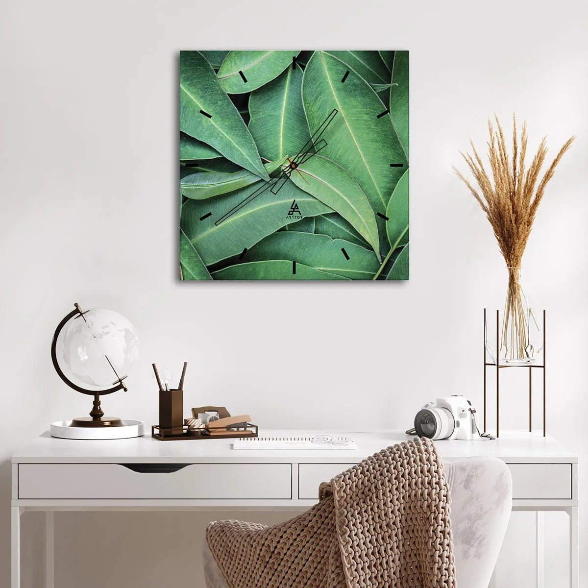 Horloge murale - Pendule murale - Gros plan de feuilles vertes créant un motif naturel - 30x30cm - Juteux et frais - Décoration murale moderne pour le salon et la chambre ARTTOR