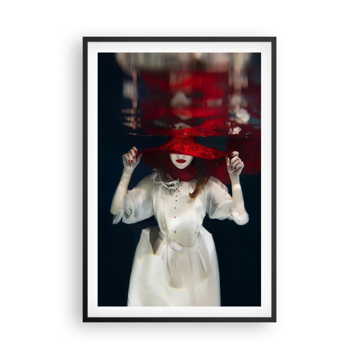 Affiche dans un cadre noir - Poster - Femme mystérieuse - 61x91 cm