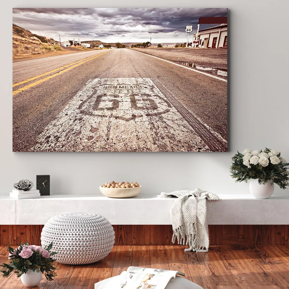 Impression sur toile - Image sur toile - Route 66 dans un climat désertique avec un ciel pittoresque - 70x50cm - Mother Road - une légende américaine - Décoration murale moderne pour le salon et la chambre ARTTOR
