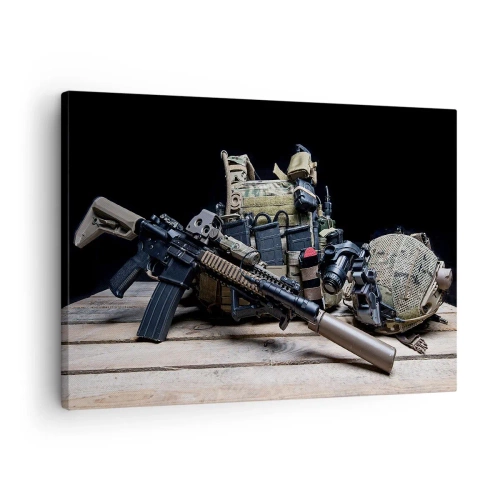 Impression sur toile - Image sur toile - Équipement tactique avec un fusil sur une table en bois - 70x50cm - Se reposer! - Décoration murale moderne pour le salon et la chambre ARTTOR