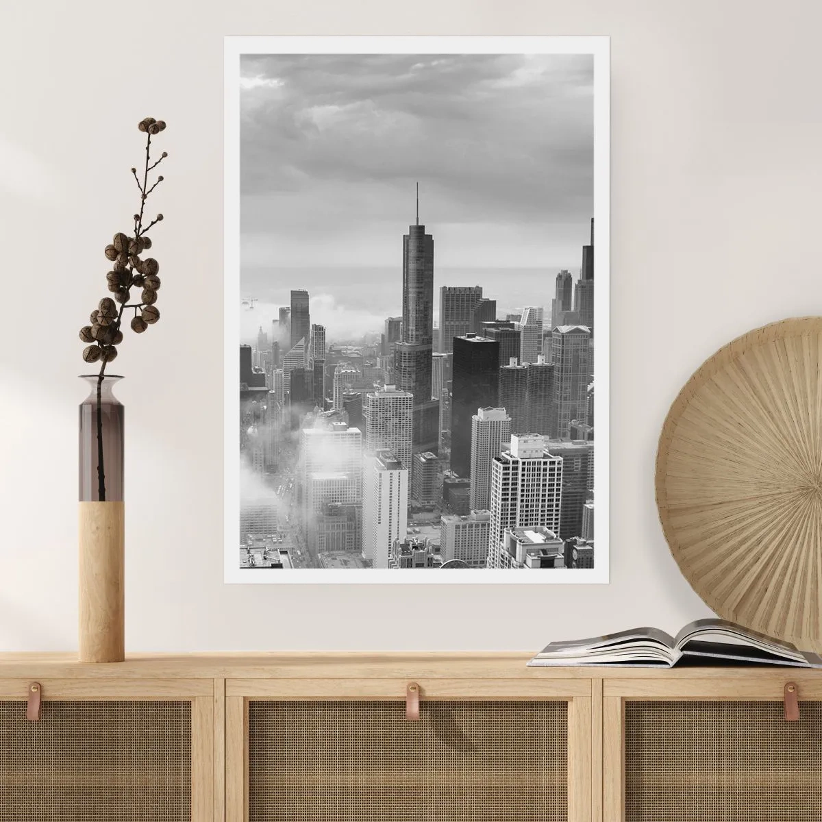 Affiche - Poster - Vue en noir et blanc de la ligne d'horizon de la ville avec des gratte-ciels dans les nuages - 50x70cm - Paysage américain - Décoration murale moderne pour le salon et la chambre ARTTOR