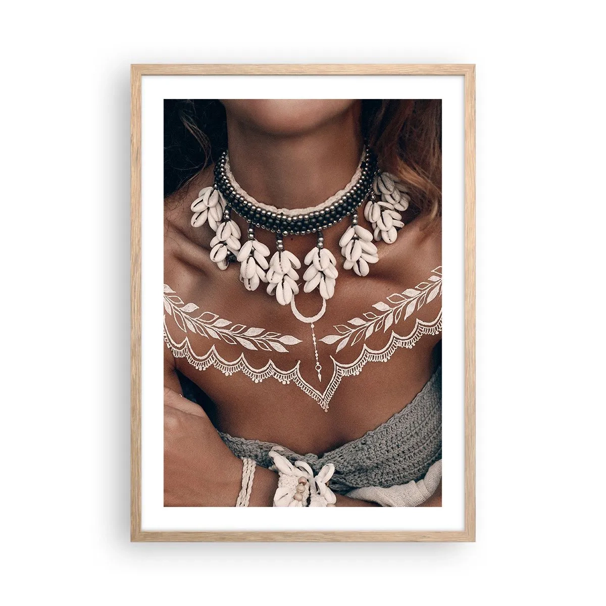 Affiche dans un chêne clair - Poster - Talismans, rituels de la féminité - 50x70 cm