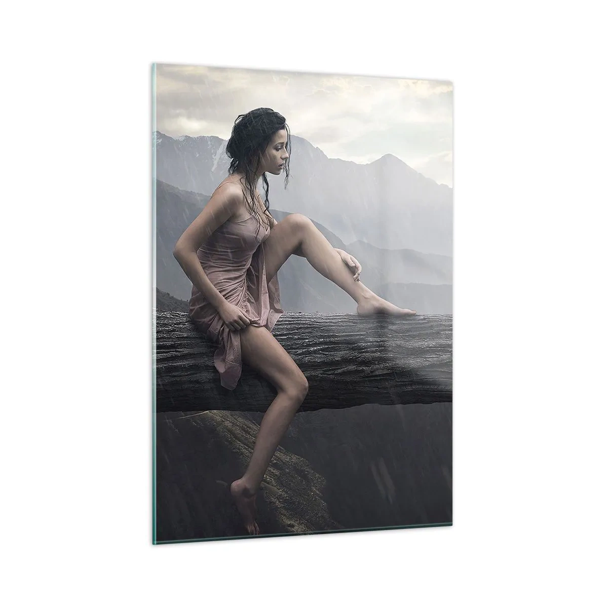 Impression sur verre - Image sur verre - Une femme et un chat sur une bûche de bois dans un paysage pluvieux - 50x70cm - Des sommets de beauté - Décoration murale moderne pour le salon et la chambre ARTTOR