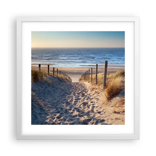 Affiche dans un cadre blanc - Poster - Le bruit de la mer, le chant des oiseaux, une plage sauvage parmi les herbes… - 40x40 cm