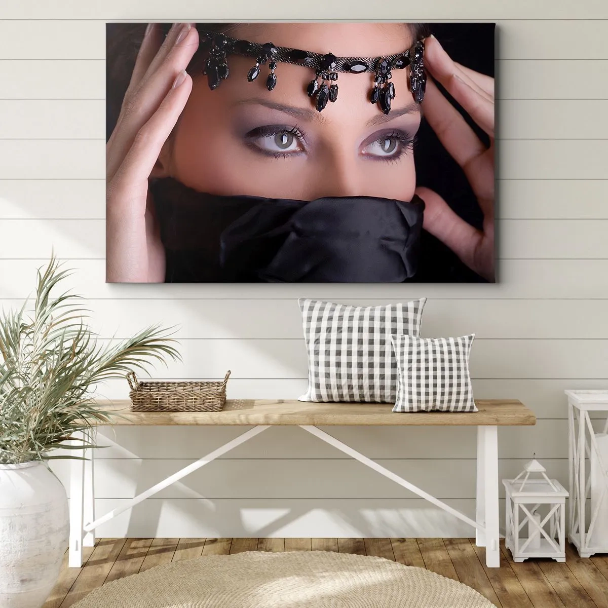 Impression sur toile - Image sur toile - Portrait d'une femme avec des bijoux décoratifs sur fond noir - 120x80cm - Tentation de mystère oriental - Décoration murale moderne pour le salon et la chambre ARTTOR