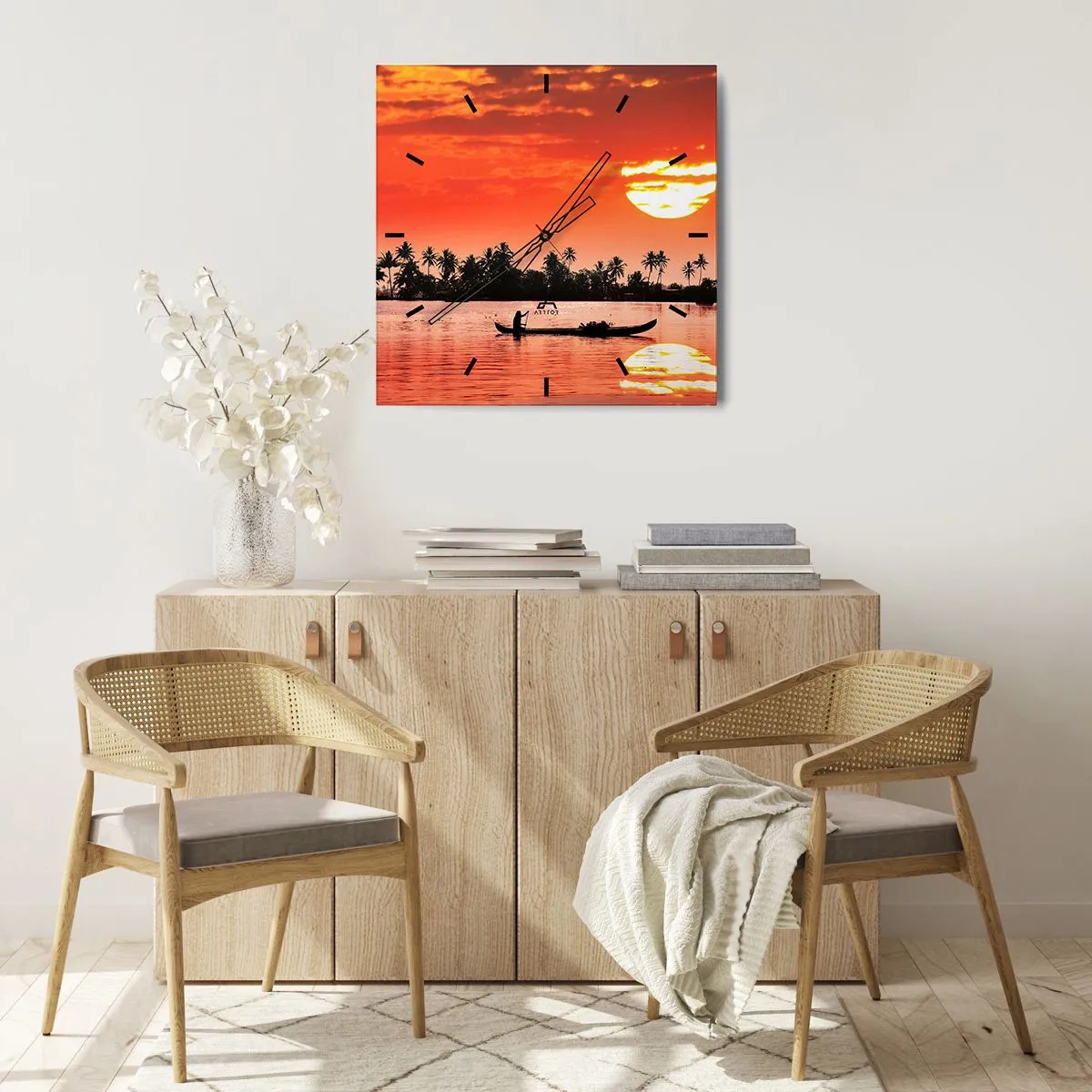 Horloge murale - Pendule murale - Coucher de soleil tropical avec un bateau et des palmiers en arrière-plan - 30x30cm - La tranquillité des tropiques au coucher du soleil - Décoration murale moderne pour le salon et la chambre ARTTOR