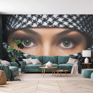 Papier Peint Photo Premium Canvas - Un portrait d'une beauté voilée aux yeux verts - Femme, Yeux, Culture - 350x256 cm