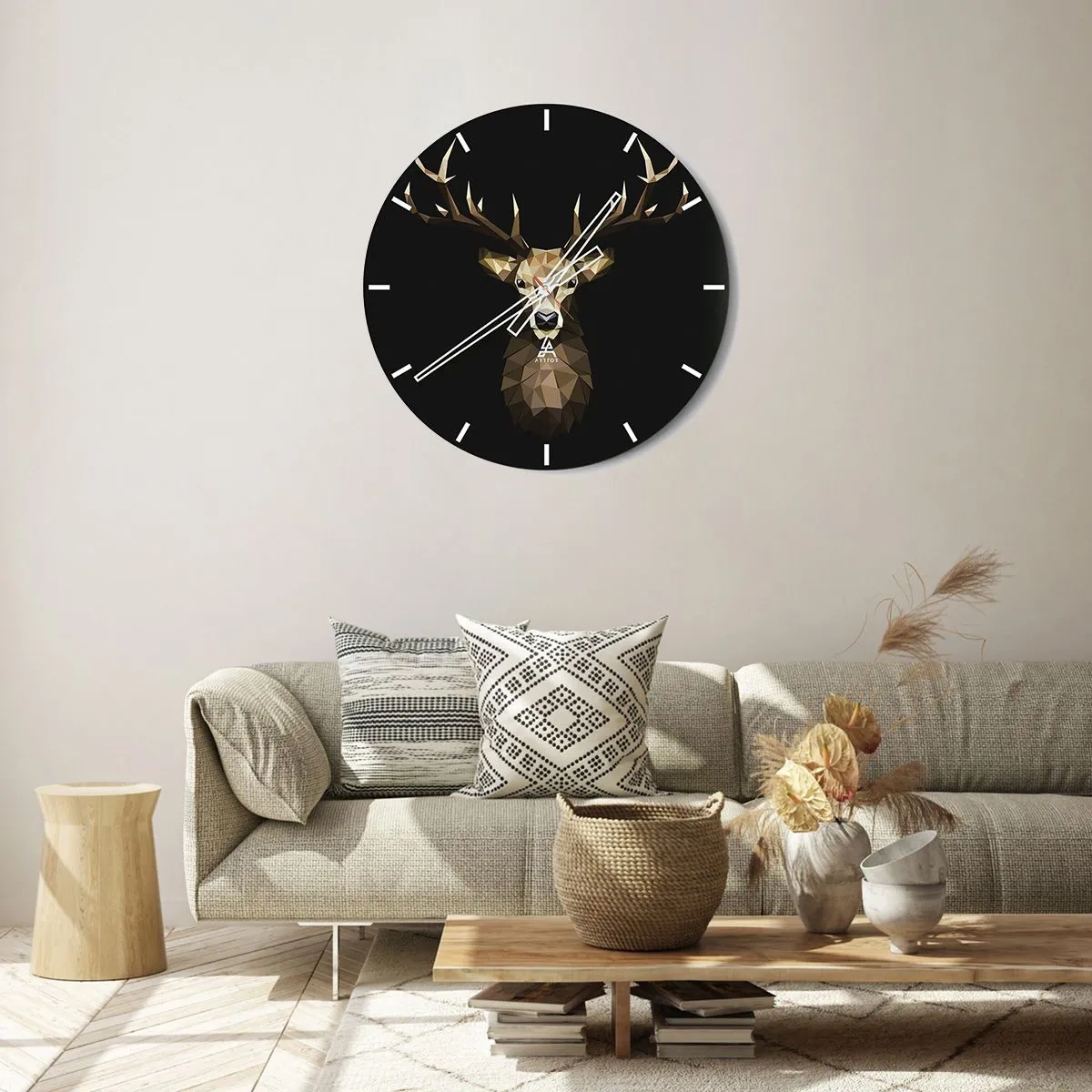 Horloge murale - Pendule murale - Image géométrique d'un cerf sur fond noir - 30x30cm - Cerf cubique - Décoration murale moderne pour le salon, la cuisine et la chambre ARTTOR