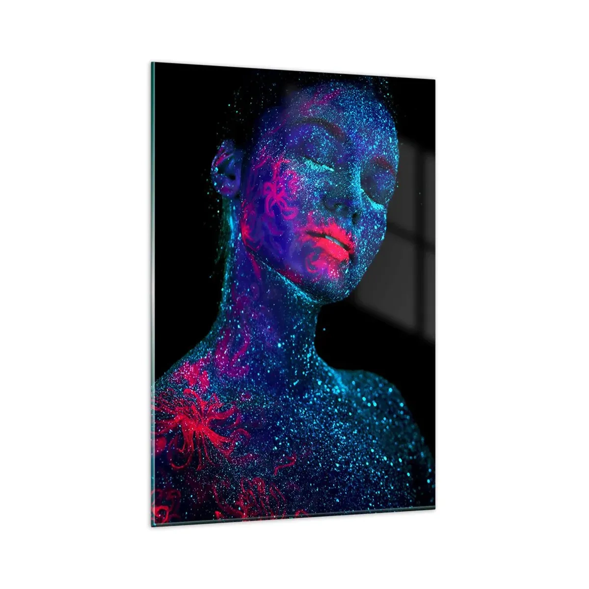 Impression sur verre - Image sur verre - Portrait d'une femme aux couleurs fluo sur fond noir - 80x120cm - Dans la poussière d'étoiles - Décoration murale moderne pour le salon et la chambre ARTTOR