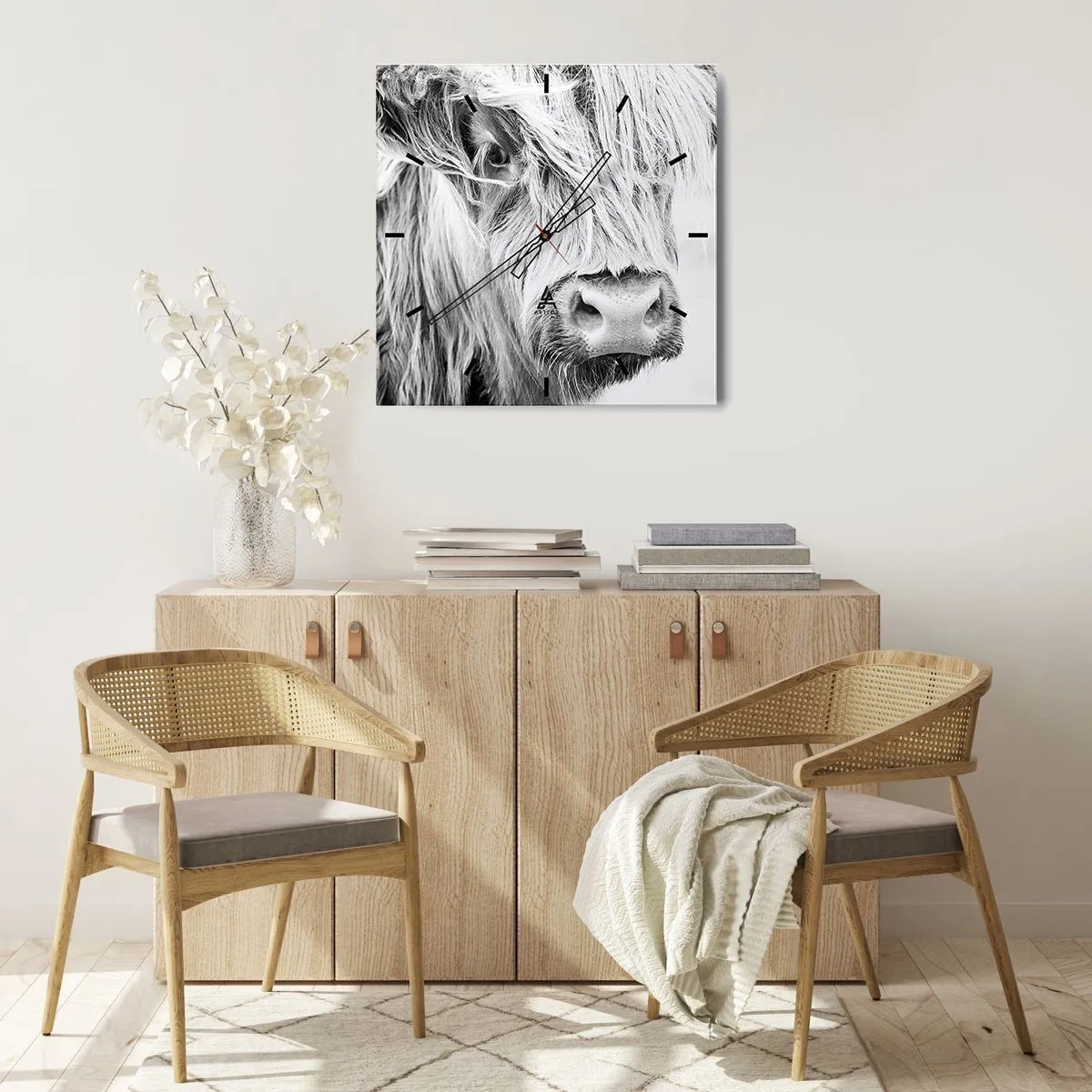 Horloge murale - Pendule murale - Portrait d'une vache écossaise en noir et blanc - 30x30cm - Sauvagerie écossaise - Décoration murale moderne pour le salon et la chambre ARTTOR