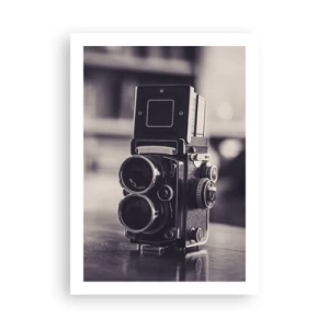 Affiche - Poster - Appareil photo vintage antique sur un comptoir en bois - 50x70cm - La magie de la photographie ancienne - Décoration murale moderne pour le salon et la chambre ARTTOR