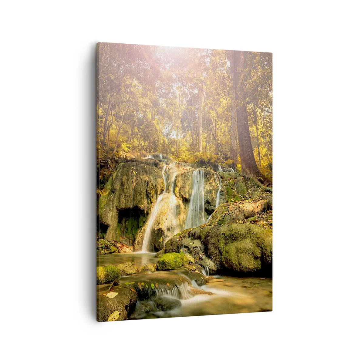 Impression sur toile - Image sur toile - Une cascade forestière sous les rayons du soleil, entourée de verdure - 50x70cm - Cascade de forêt en vert - Décoration murale moderne pour le salon et la chambre ARTTOR