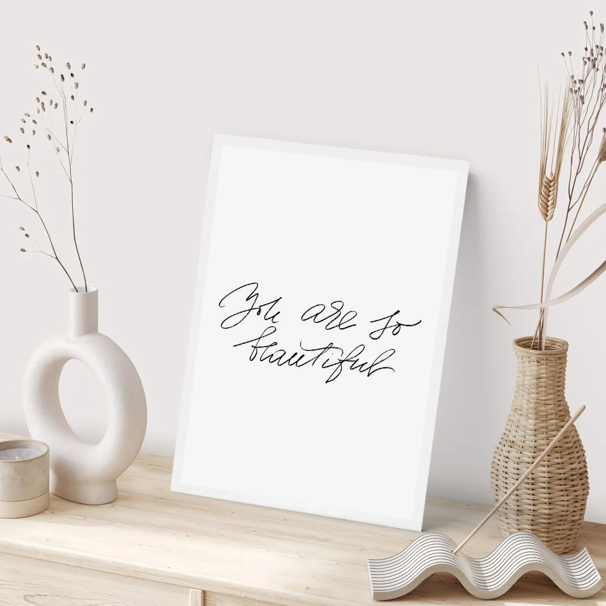 Affiche - Poster - Inscription noire « Tu es si belle » sur fond blanc - 50x70cm - Vraiment, crois-moi... - Décoration murale moderne pour le salon et la chambre ARTTOR