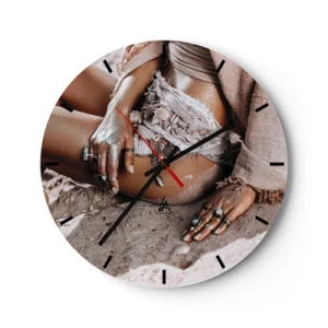 Horloge murale - Pendule murale - Style bohème féminin avec bijoux et sable sur la peau - 30x30cm - Rejeté par la vague? - Décoration murale moderne pour le salon, la cuisine et la chambre ARTTOR