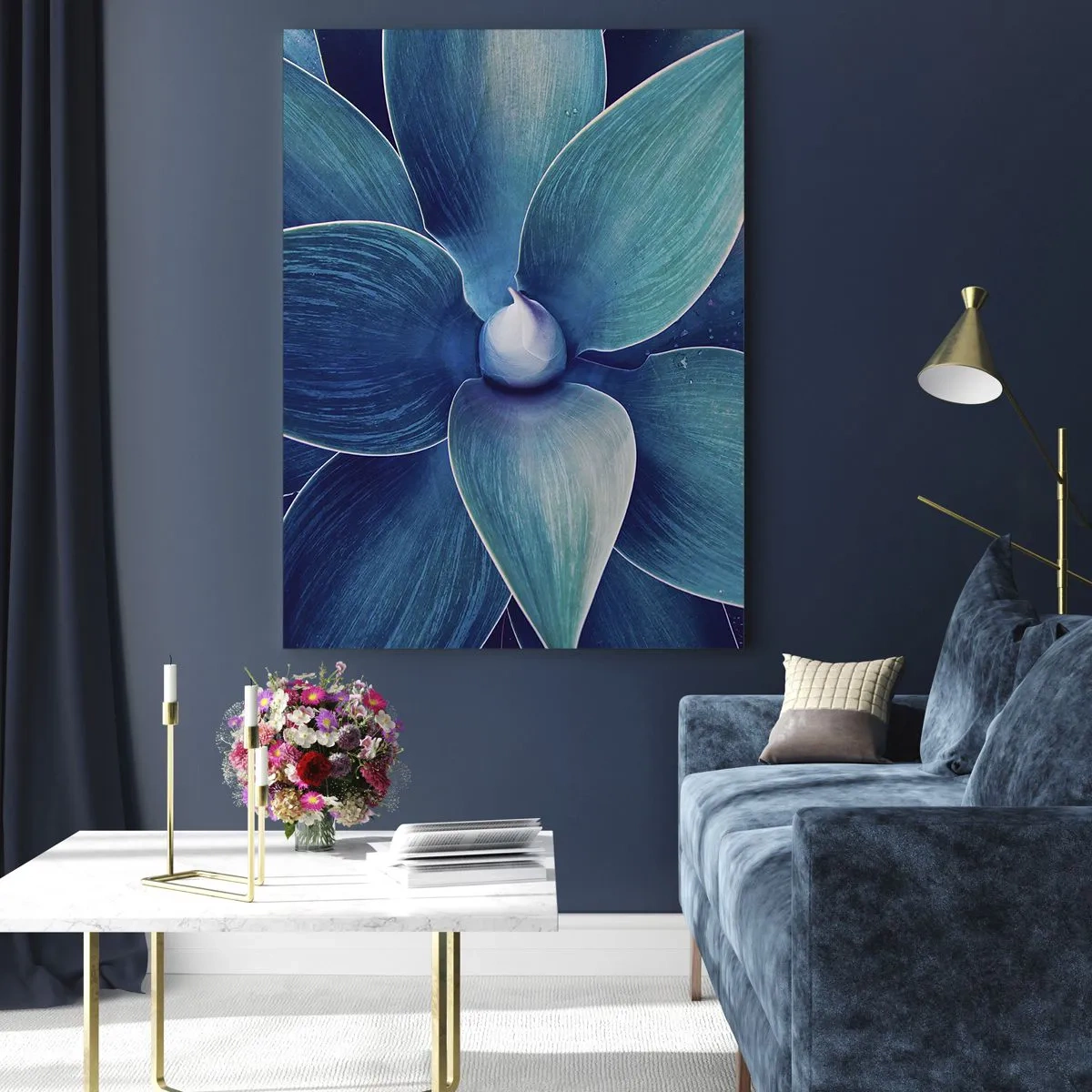 Impression sur verre - Image sur verre - Macrophotographie d'une plante dans des tons de bleu - 50x70cm - Le bleu du ciel - Décoration murale moderne pour le salon et la chambre ARTTOR