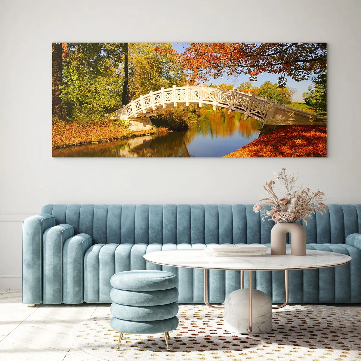 Impression sur verre - Image sur verre - Un pont dans un parc entouré de feuilles d'automne sur une eau calme - 140x50cm - Sur le pont blanc des soupirs - Décoration murale moderne pour le salon et la chambre ARTTOR
