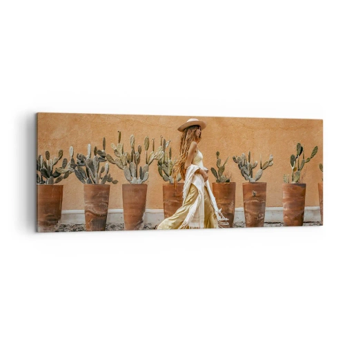 Impression sur toile - Image sur toile - Une femme dans un style bohème avec des pots de cactus en arrière-plan. - 140x50cm - Style hippie - Décoration murale moderne pour le salon et la chambre ARTTOR