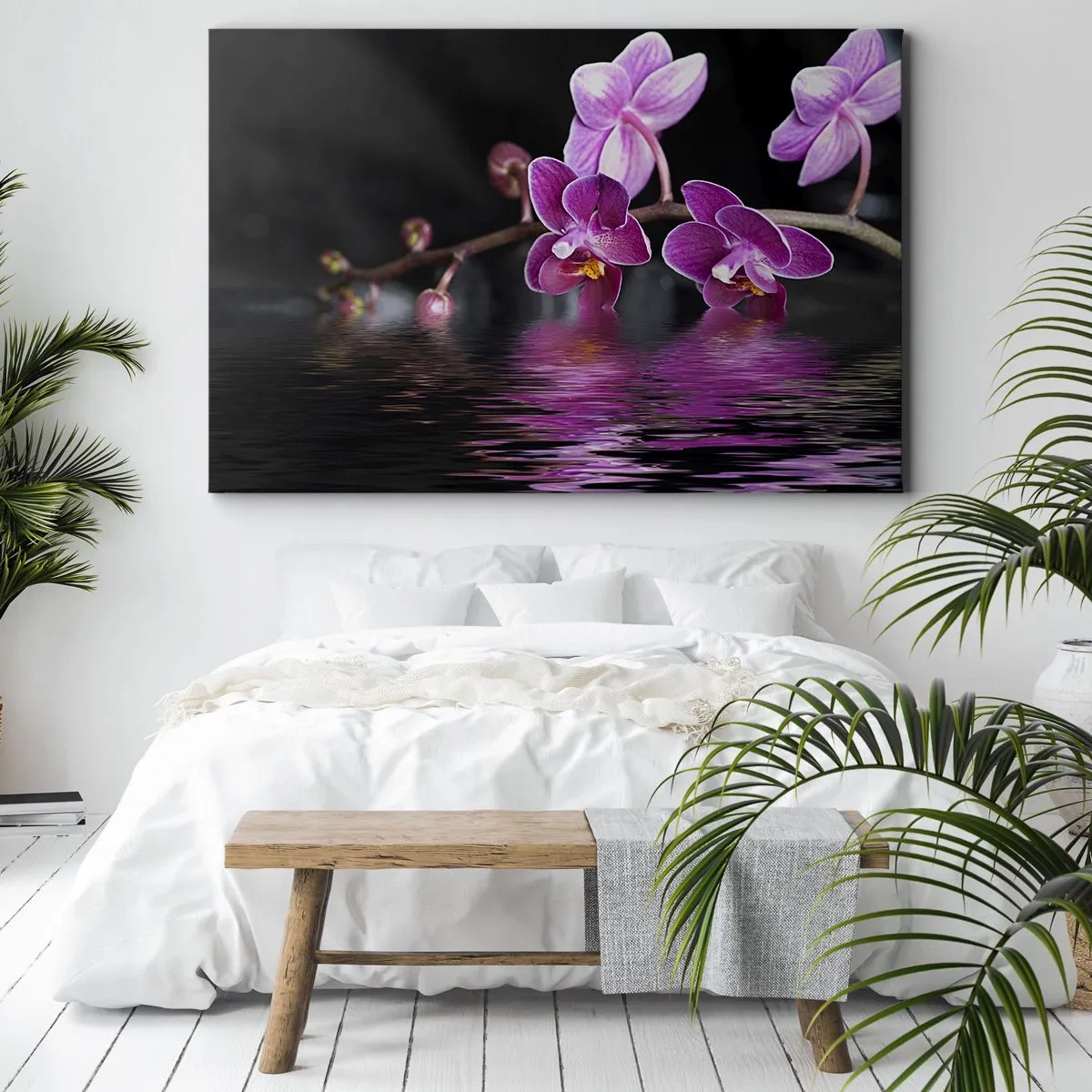 Impression sur toile - Image sur toile - Orchidées violettes sur une eau calme sur fond noir - 100x70cm - Reflet lilas de la beauté - Décoration murale moderne pour le salon et la chambre ARTTOR
