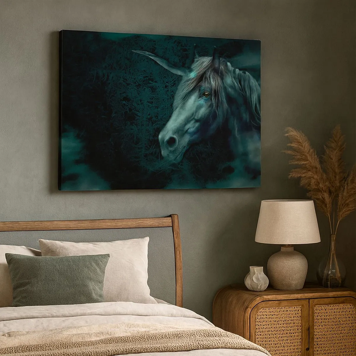 Impression sur toile - Image sur toile - Une licorne magique dans une forêt mystérieuse et sombre aux couleurs fantastiques. - 70x50cm - Dans une forêt de conte de fées - Décoration murale moderne pour le salon et la chambre ARTTOR