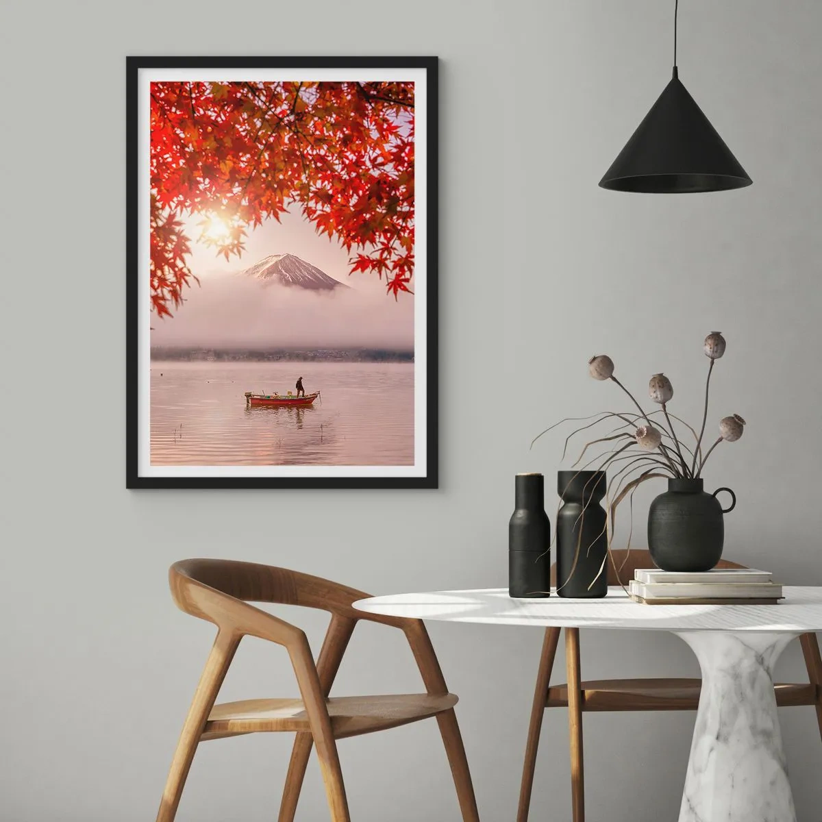 Affiche dans un cadre noir - Poster - Mont Fuji avec un bateau sur un lac et des feuilles d'automne - 50x70cm - Dans le climat japonais - Décoration murale moderne pour le salon et la chambre ARTTOR