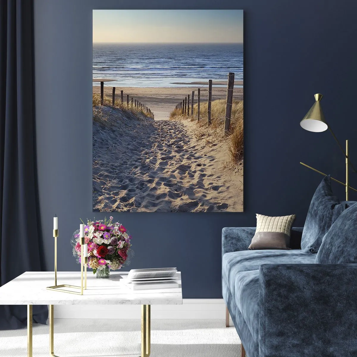 Impression sur verre - Image sur verre - Un chemin à travers les dunes menant à une plage avec une mer calme - 50x70cm - Le bruit de la mer, le chant des oiseaux, une plage sauvage parmi les herbes… - Décoration murale moderne pour le salon et la chambre