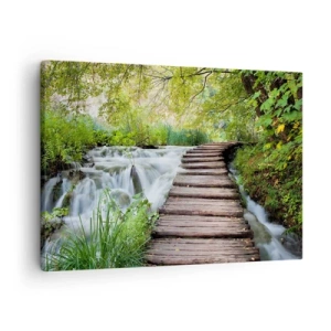 Impression sur toile - Image sur toile - Un pont en bois au-dessus d'une cascade entourée d'une forêt verdoyante. - 70x50cm - L'eau n'est pas si calme - Décoration murale moderne pour le salon et la chambre ARTTOR