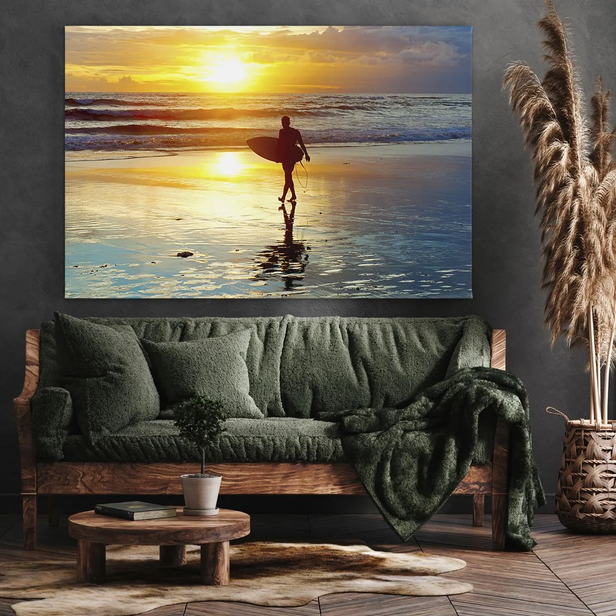 Impression sur toile - Image sur toile - Un surfeur marchant sur la plage au coucher du soleil avec une planche à la main. - 100x70cm - Le retour du guerrier - Décoration murale moderne pour le salon et la chambre ARTTOR