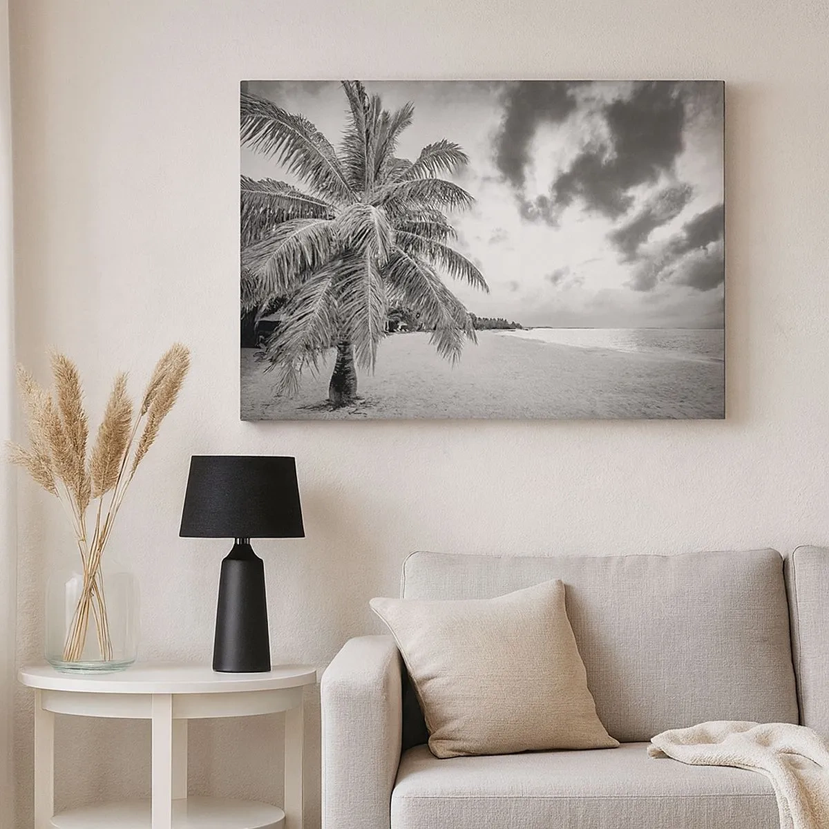 Impression sur toile - Image sur toile - Palmier noir et blanc sur une plage déserte avec des nuages - 70x50cm - Quand tu aspires à la solitude - Décoration murale moderne pour le salon et la chambre ARTTOR