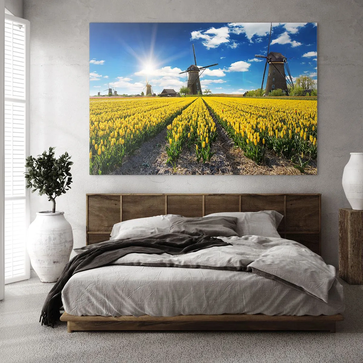 Impression sur verre - Image sur verre - Un champ de tulipes jaunes avec des moulins à vent en arrière-plan par une journée ensoleillée. - 100x70cm - Ça ne pourrait pas être plus hollandais - Décoration murale moderne pour le salon et la chambre ARTTOR