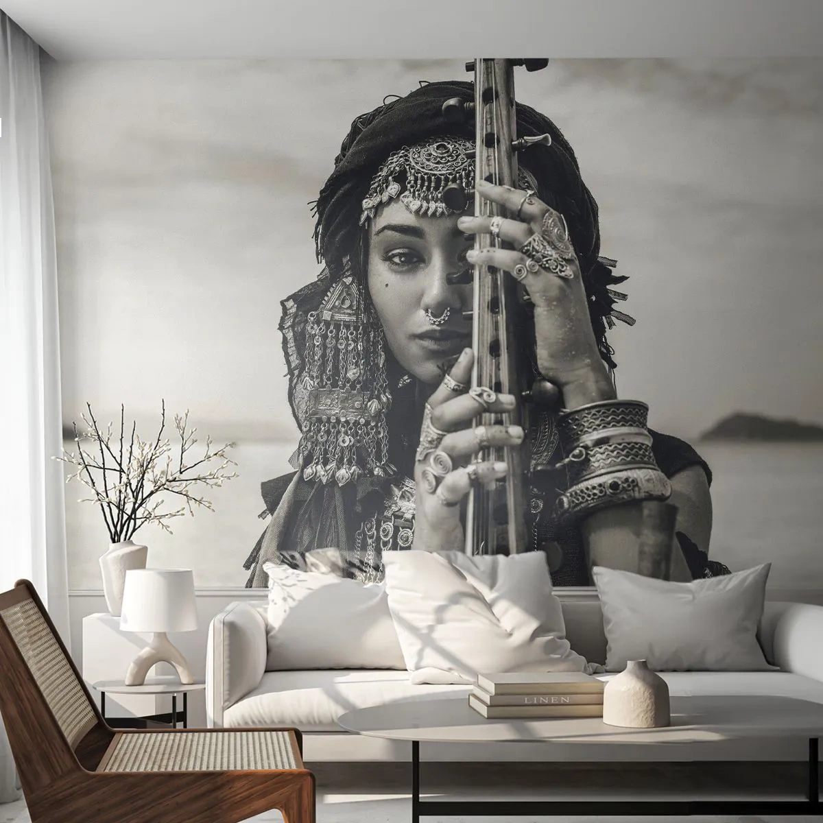 Papier Peint Photo Premium Sand - Une femme en décorations orientales avec un instrument dans ses mains - 100x70cm - Musique de l'Orient elle-même - Décoration murale moderne pour le salon et la chambre ARTTOR