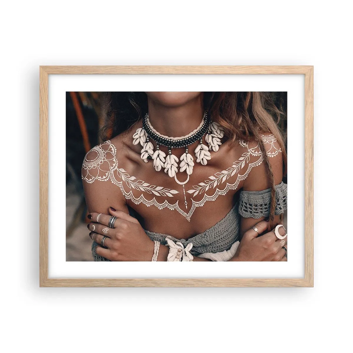 Affiche dans un chêne clair - Poster - Talismans, rituels de la féminité - 50x40 cm