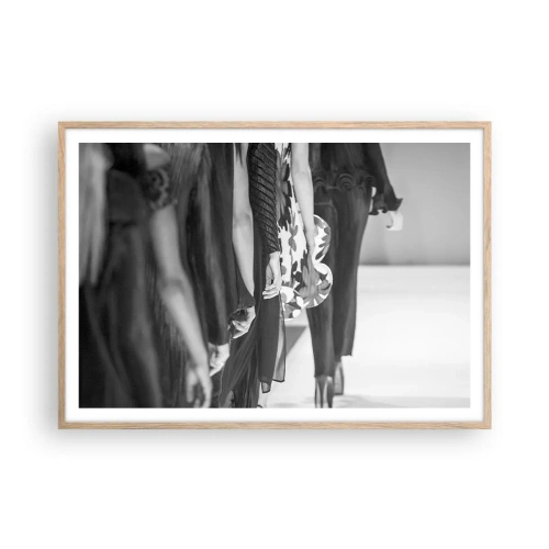 Affiche dans un chêne clair - Poster - Un défilé stylé - 100x70 cm