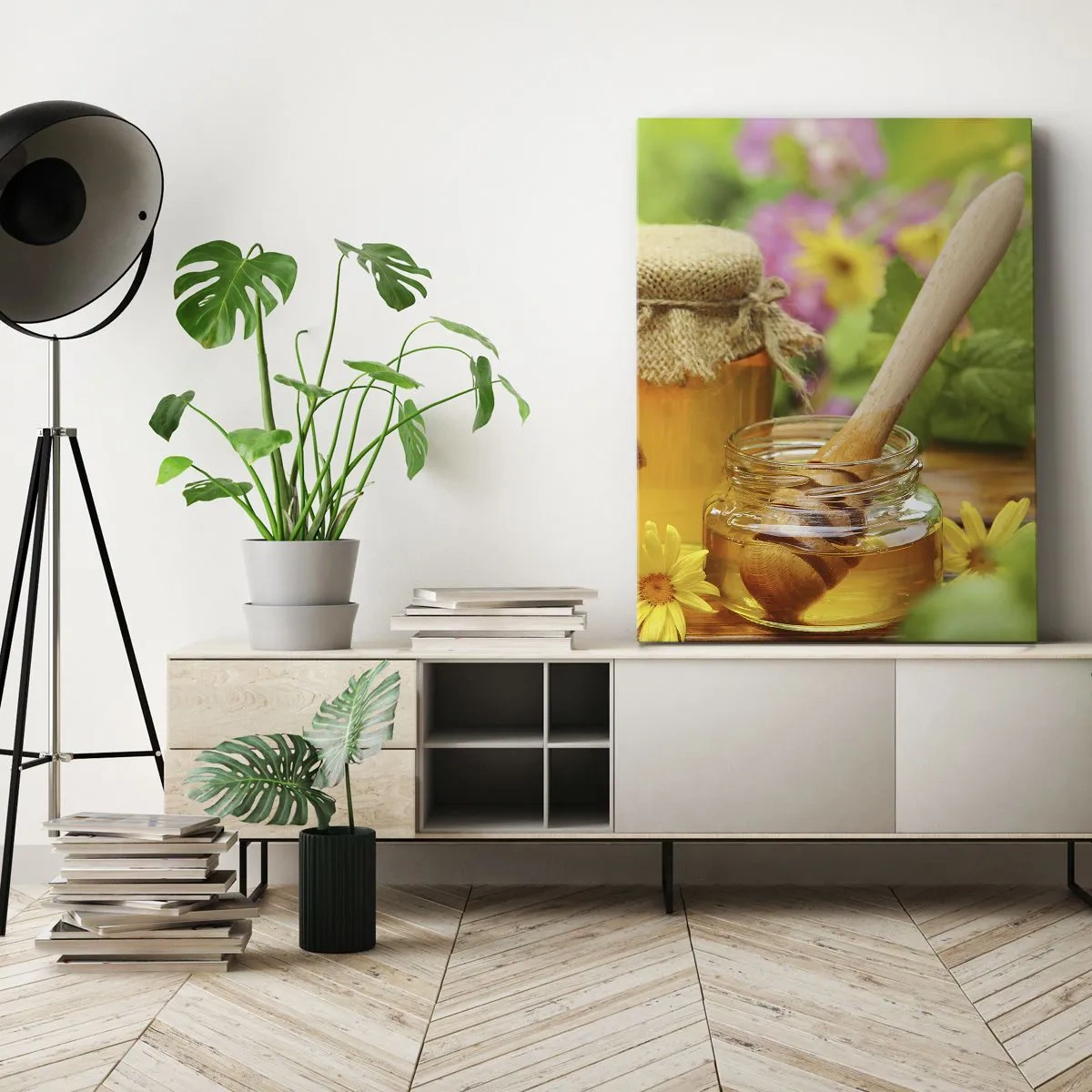 Impression sur toile - Image sur toile - Pots de miel avec des fleurs sur fond de jardin d'été - 50x70cm - Doux et fleuri - Décoration murale moderne pour le salon et la chambre ARTTOR