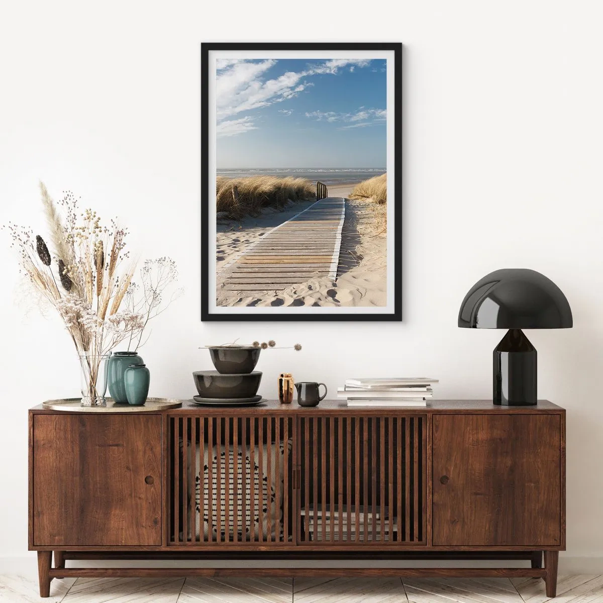 Affiche dans un cadre noir - Poster - Sentier de plage à travers les dunes avec un ciel bleu - 50x70cm - Derrière la dune, dans le bruissement de l'herbe - Décoration murale moderne pour le salon et la chambre ARTTOR