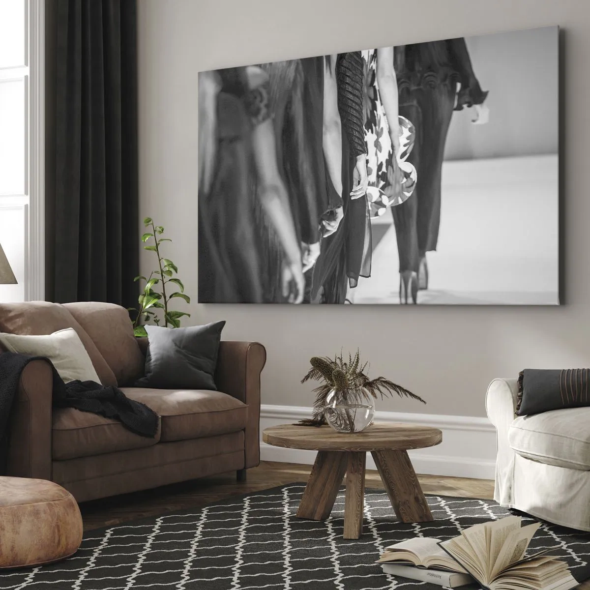 Impression sur toile - Image sur toile - Une scène de défilé en noir et blanc montrant les détails des robes et des silhouettes des mannequins. - 100x70cm - Un défilé stylé - Décoration murale moderne pour le salon et la chambre ARTTOR