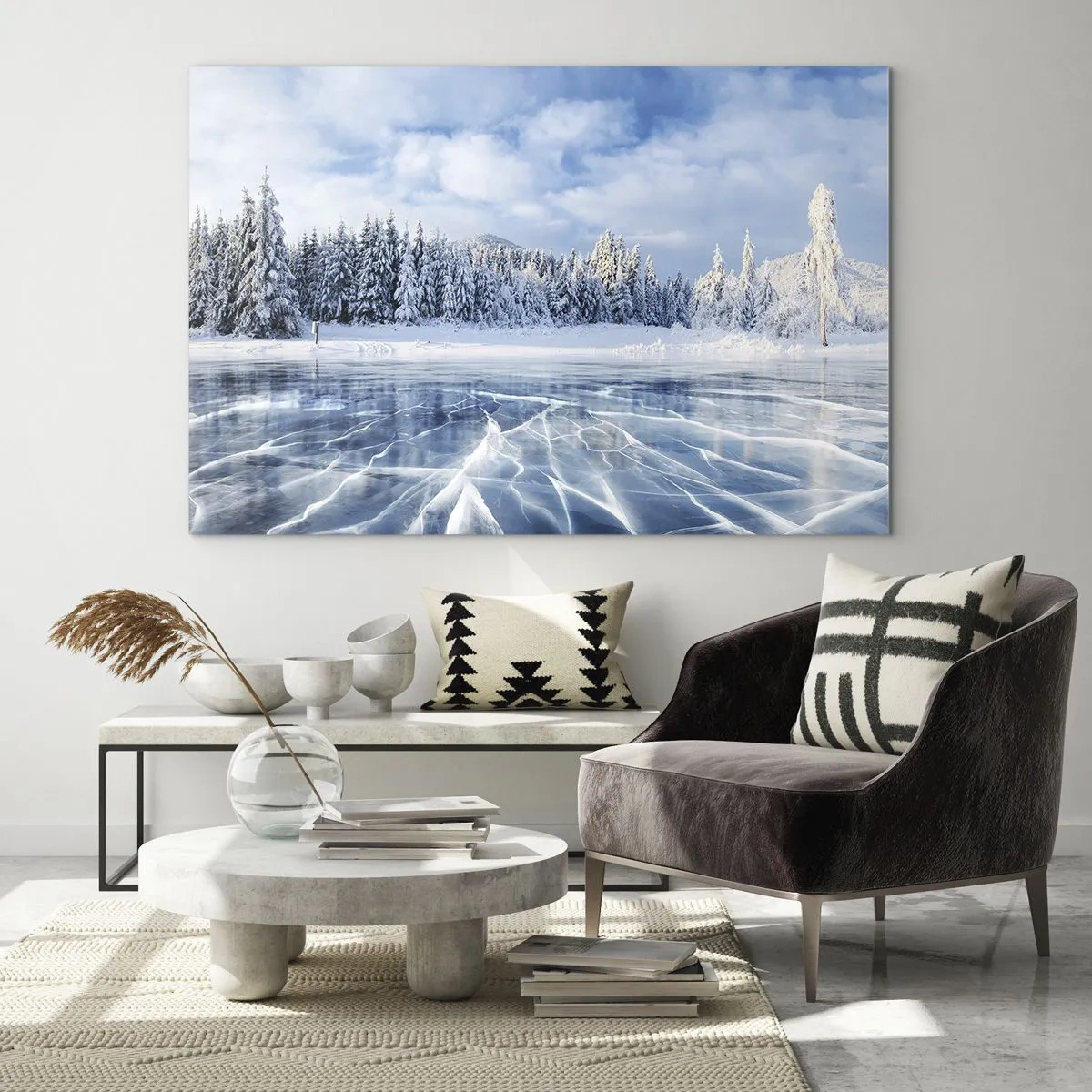 Impression sur verre - Image sur verre - Un lac gelé entouré d'une forêt hivernale - 100x70cm - Vue éblouissante et cristalline - Décoration murale moderne pour le salon et la chambre ARTTOR