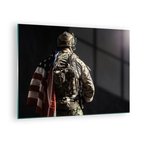 Impression sur verre - Image sur verre - Un soldat avec un drapeau américain sur un fond sombre - 70x50cm - C'est exactement pour ça - Décoration murale moderne pour le salon et la chambre ARTTOR