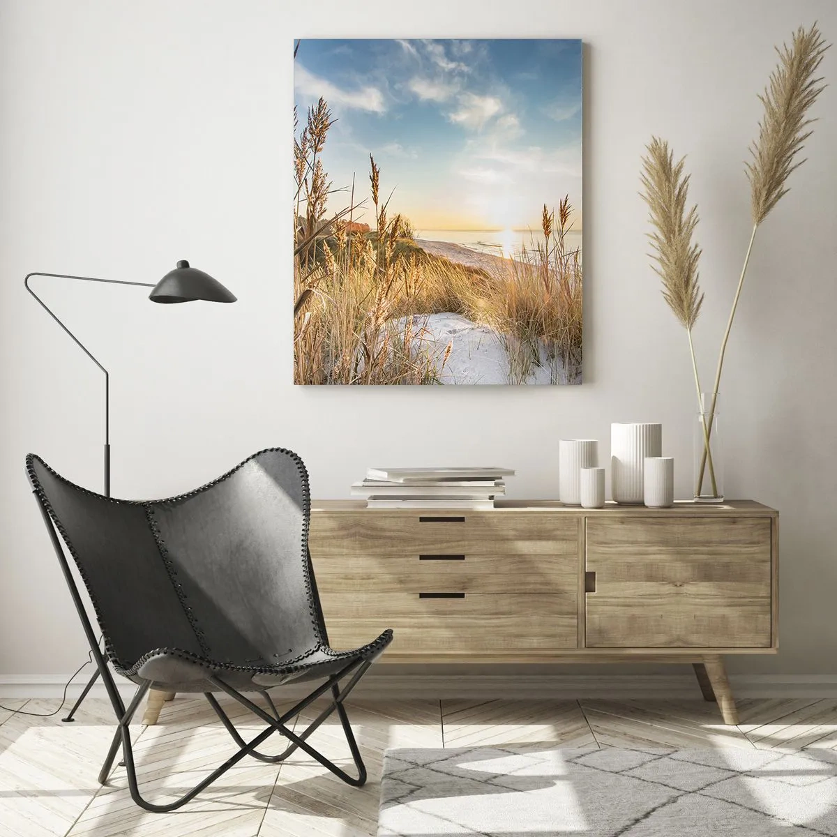 Impression sur verre - Image sur verre - Une plage pittoresque avec de l'herbe et le soleil couchant - 70x100cm - Plage du nord - Décoration murale moderne pour le salon et la chambre ARTTOR