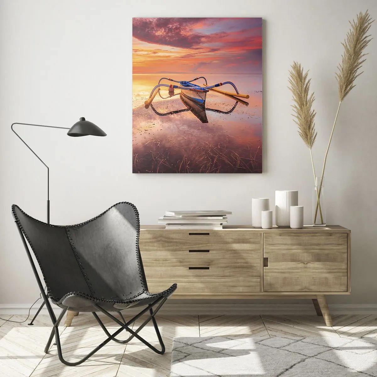 Impression sur verre - Image sur verre - Bateau traditionnel sur une eau calme au coucher du soleil - 50x70cm - Le calme d'une soirée tropicale - Décoration murale moderne pour le salon et la chambre ARTTOR