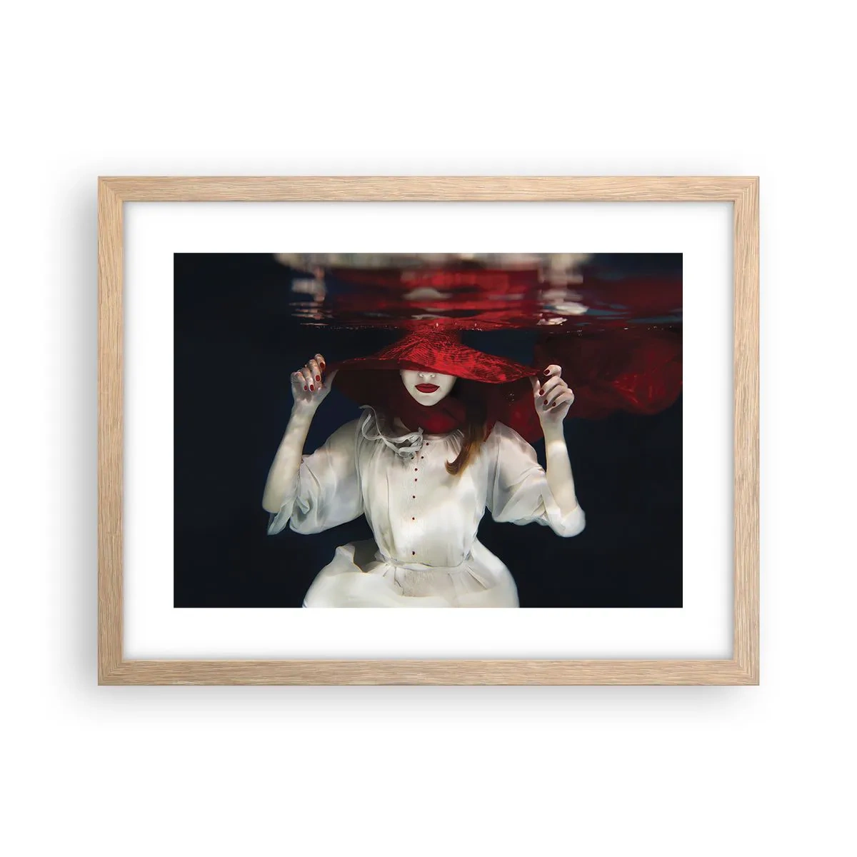 Affiche dans un chêne clair - Poster - Femme mystérieuse - 40x30 cm