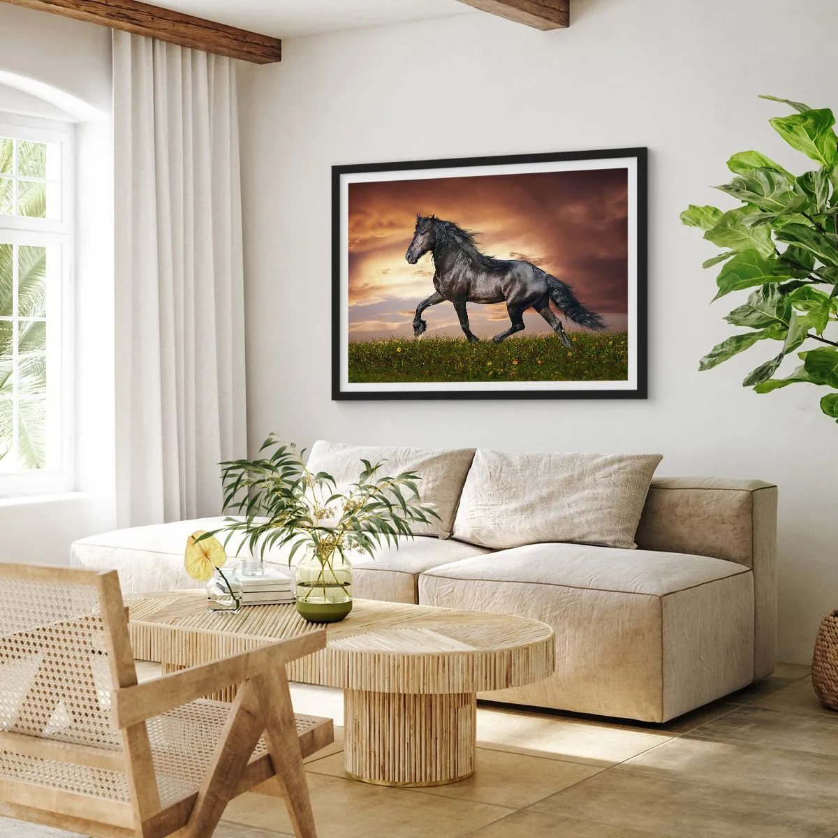 Affiche dans un cadre noir - Poster - Un cheval noir galopant contre le soleil couchant - 70x50cm - Livres noirs - Décoration murale moderne pour le salon et la chambre ARTTOR