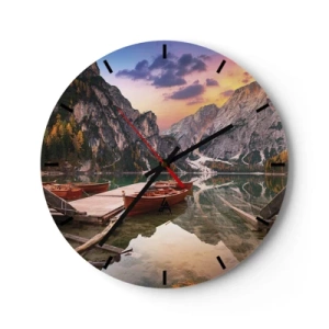 Horloge murale - Pendule murale - Bateaux en bois sur le quai avec en toile de fond les montagnes et un lac à l'aube - 30x30cm - Promesse du jour - Décoration murale moderne pour le salon, la cuisine et la chambre ARTTOR